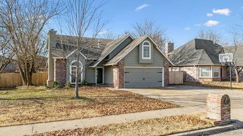 7710 N 132nd East Ave, Owasso, OK, 74055-7195 | Card Image