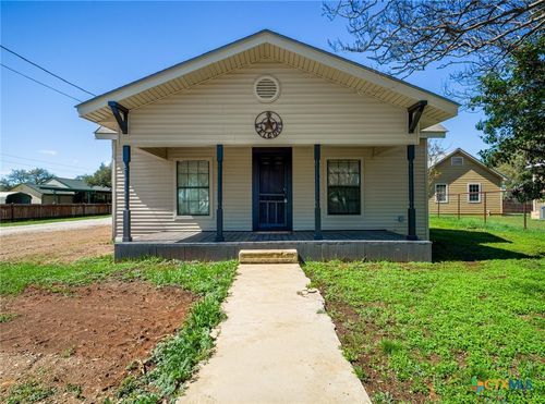 103 N Avenue Q, Johnson City, TX, 78636-5408 | Card Image