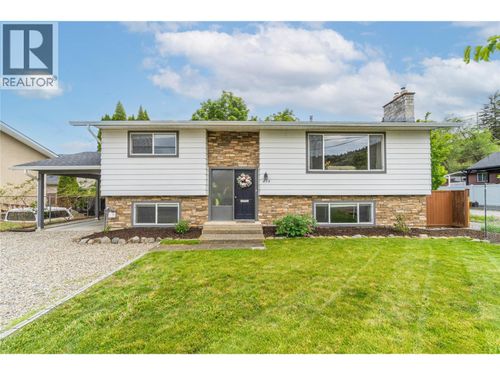 879 Serle Rd, Kamloops, BC, V2B6L8 | Card Image