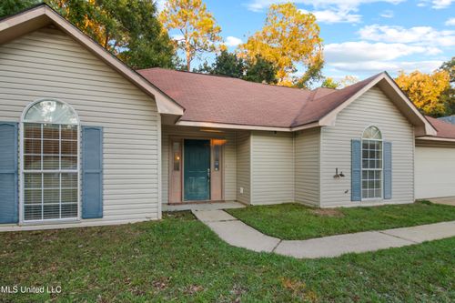 7020 Red Bud Ln, Ocean Springs, MS, 39564-8446 | Card Image