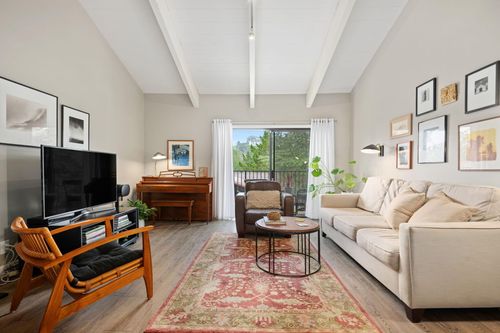 6-965 Miramonte Dr, Santa Barbara, CA, 93109-1330 | Card Image