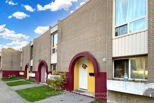 7-61 Driftwood Ave, North York, ON, M3N2M3 | Card Image