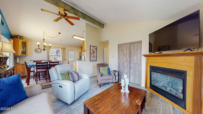 Living Room | Image 15