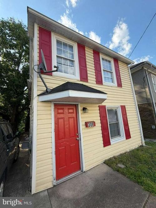 308 S Raleigh St, MARTINSBURG, WV, 25401-2639 | Card Image