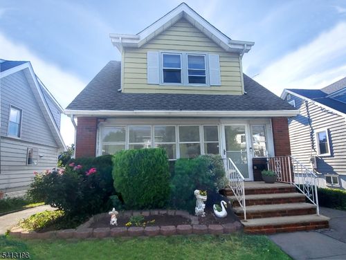 33 Garden Ave, Belleville, NJ, 07109-1727 | Card Image