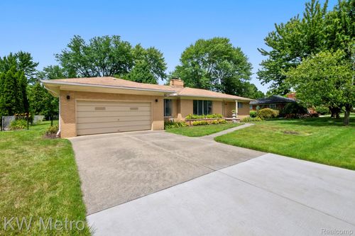 16405 Erin, Fraser, MI, 48026-3257 | Card Image
