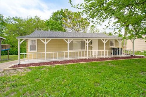 4833 Farley Ave, Kansas City, MO, 64129-2251 | Card Image