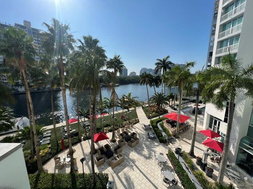 322-2670 E Sunrise Blvd, Fort Lauderdale, FL, 33304-3206 | Card Image