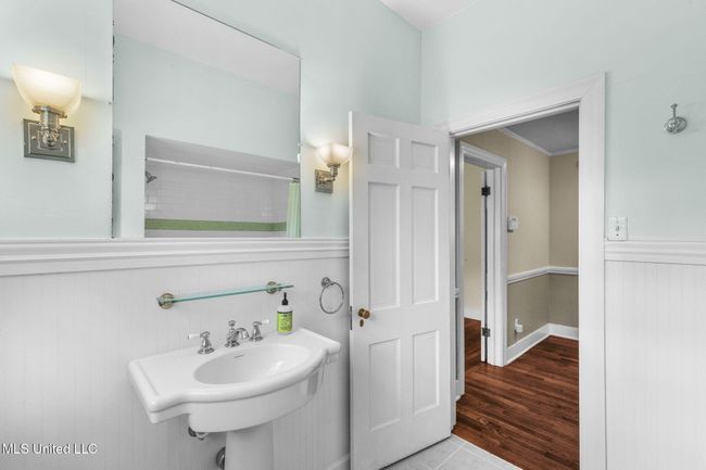 30-web-or-mls-3821 Montrose-29 | Image 33