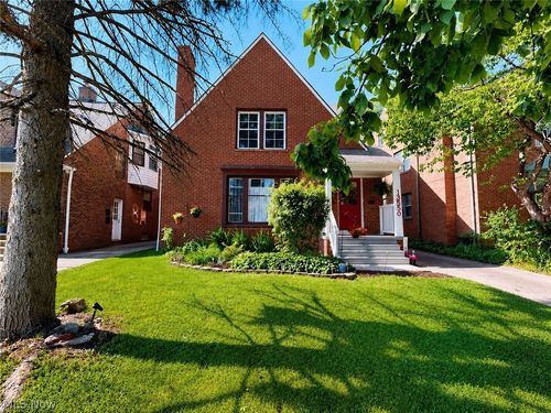13550 Cedar Rd, University Heights, OH, 44118-2638 | Card Image