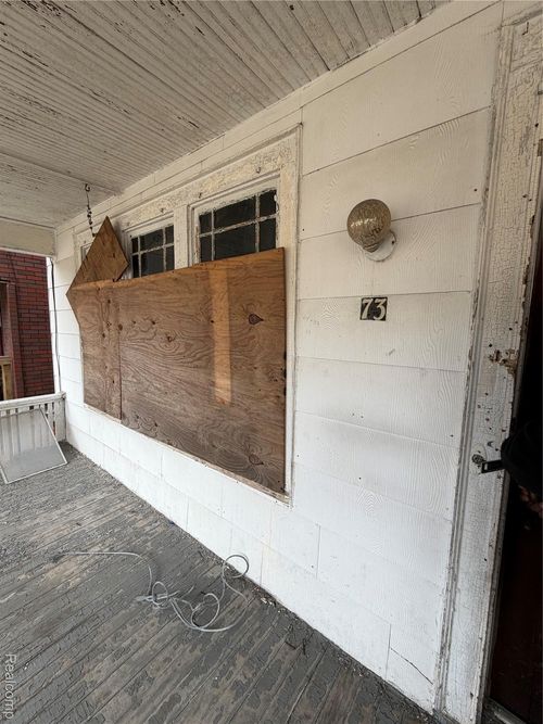 73 Grove St, Highland Park, MI, 48203-2738 | Card Image