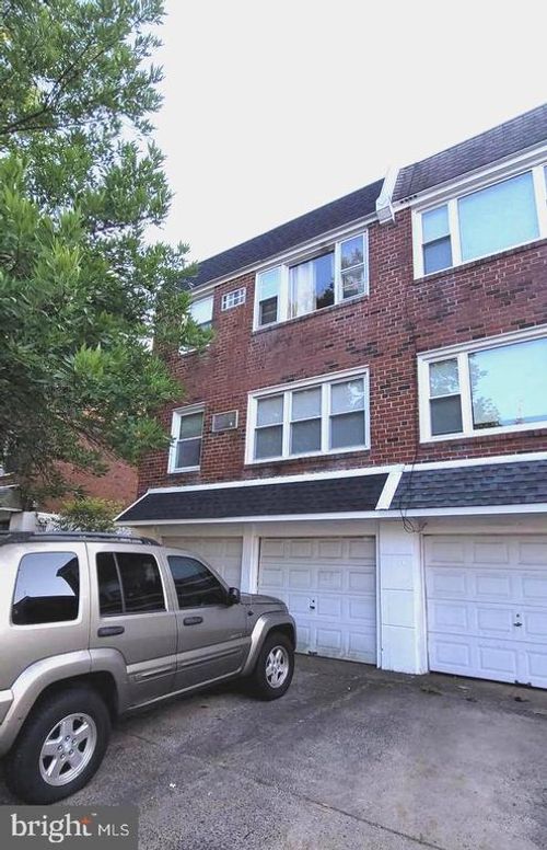 216 Lockart Ter, PHILADELPHIA, PA, 19116-3138 | Card Image