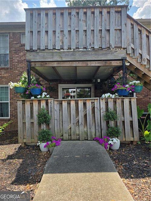 5681 Kingsport Dr, Sandy Springs, GA, 30342-1061 | Card Image