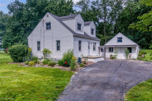 1007 S Munroe Rd, Tallmadge, OH, 44278-3369 | Card Image