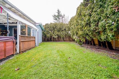 11816 Burnett St, House other with 3 bedrooms, 1 bathrooms and 6 parking in Maple Ridge BC | Image 2