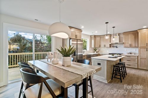 16152 Horoa Ct, Tega Cay, SC, 29708-8510 | Card Image