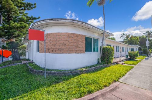 625 75th St, Miami Beach, FL, 33141-2242 | Card Image