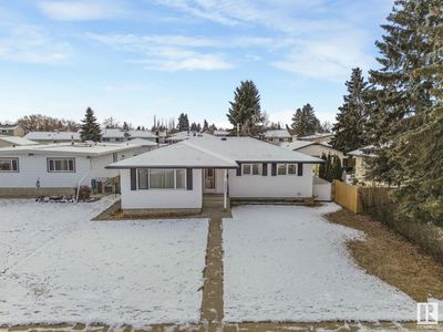 9007 152 A Ave Nw, House other with 4 bedrooms, 3 bathrooms and 4 parking in Edmonton AB | Image 3