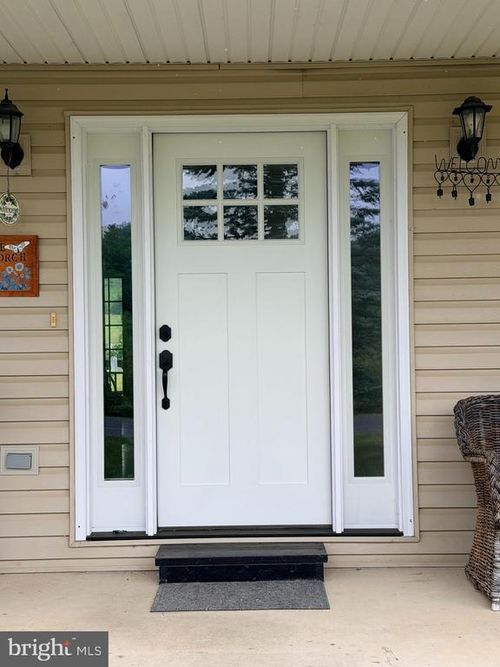 50 Teaberry Ln, Berkeley Springs, WV, 25411-5993 | Card Image
