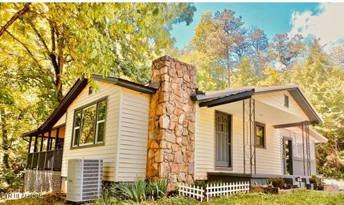 139 Branam Hollow Ln, Gatlinburg, TN, 37738-5943 | Card Image