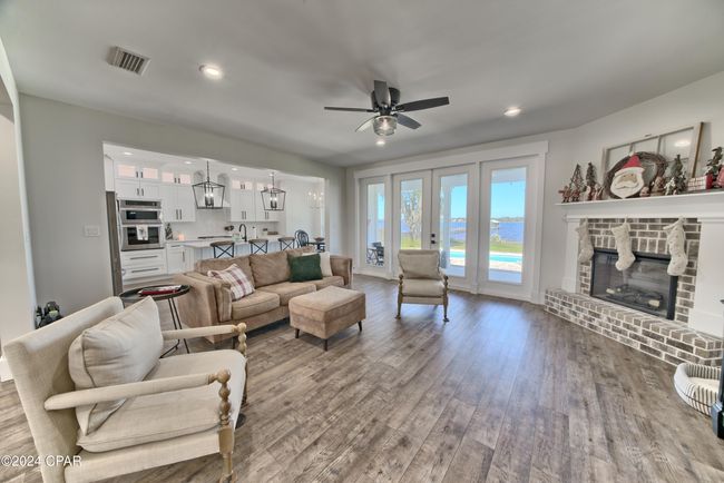 700 E 2 Nd St, House other with 4 bedrooms, 4 bathrooms and null parking in Lynn Haven FL | Image 16