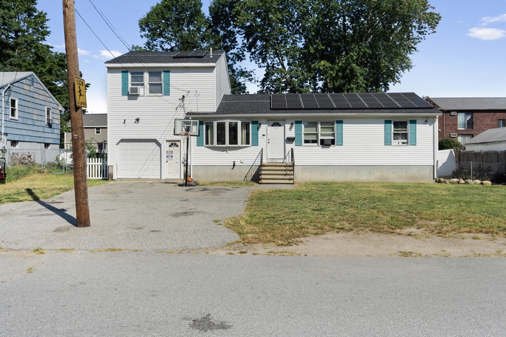 Commonwealth Ave, Lowell, MA 01852