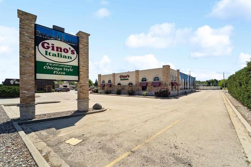 584 W Johnson St, Fond Du Lac, WI, 54935-3132 | Card Image