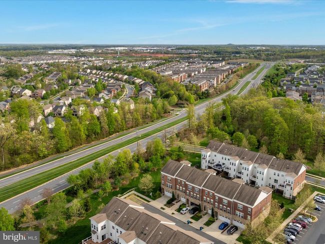 42241 Violet Mist Ter, Townhouse with 4 bedrooms, 4 bathrooms and null parking in BRAMBLETON VA | Image 42