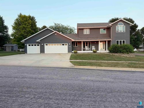 702 Westview Dr Drive, Dell Rapids, SD, 57022 | Card Image