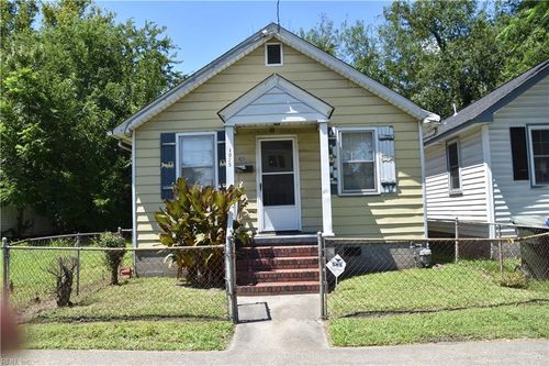 1025 23rd St, Newport News, VA, 23607-4703 | Card Image