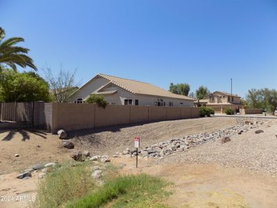 933 S Parkcrest Street, House other with 3 bedrooms, 2 bathrooms and null parking in Gilbert AZ | Image 2