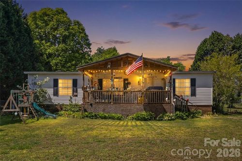 130 Hunterpond Ln, Statesville, NC, 28677-1609 | Card Image