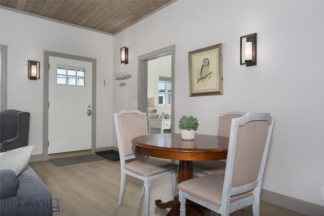 1 Bedroom Apartment/Garage Entrance | Image 37