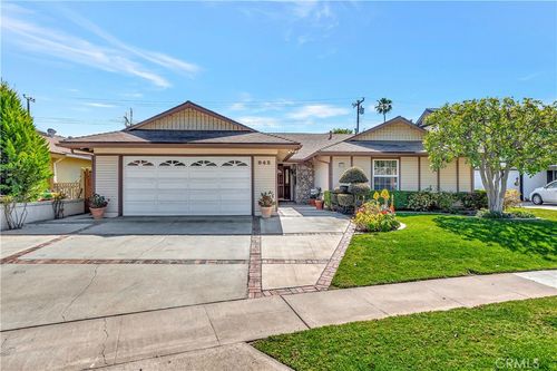 945 Lansing Lane, Costa Mesa, CA, 92626 | Card Image