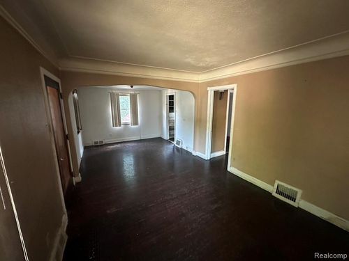 8279 Northlawn St, Detroit, MI, 48204-3231 | Card Image