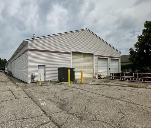 4600 N Grand River Ave, Lansing, MI, 48906-2572 | Card Image