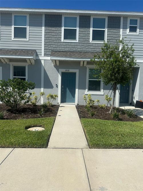 2032 Viewfinder St, Kissimmee, FL, 34758-7402 | Card Image