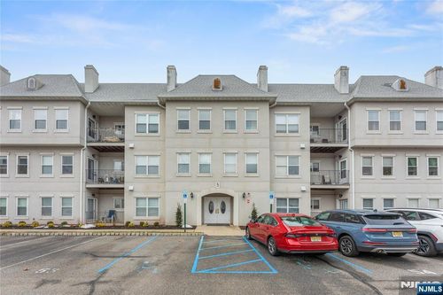 511 Brittany Dr, Wayne, NJ, 07470-3254 | Card Image