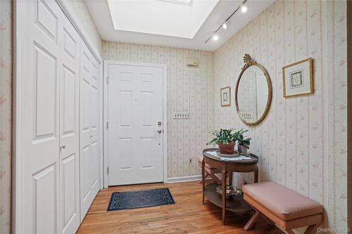 7 Lookout Pl, Ardsley, NY, 10502-1201 | Card Image