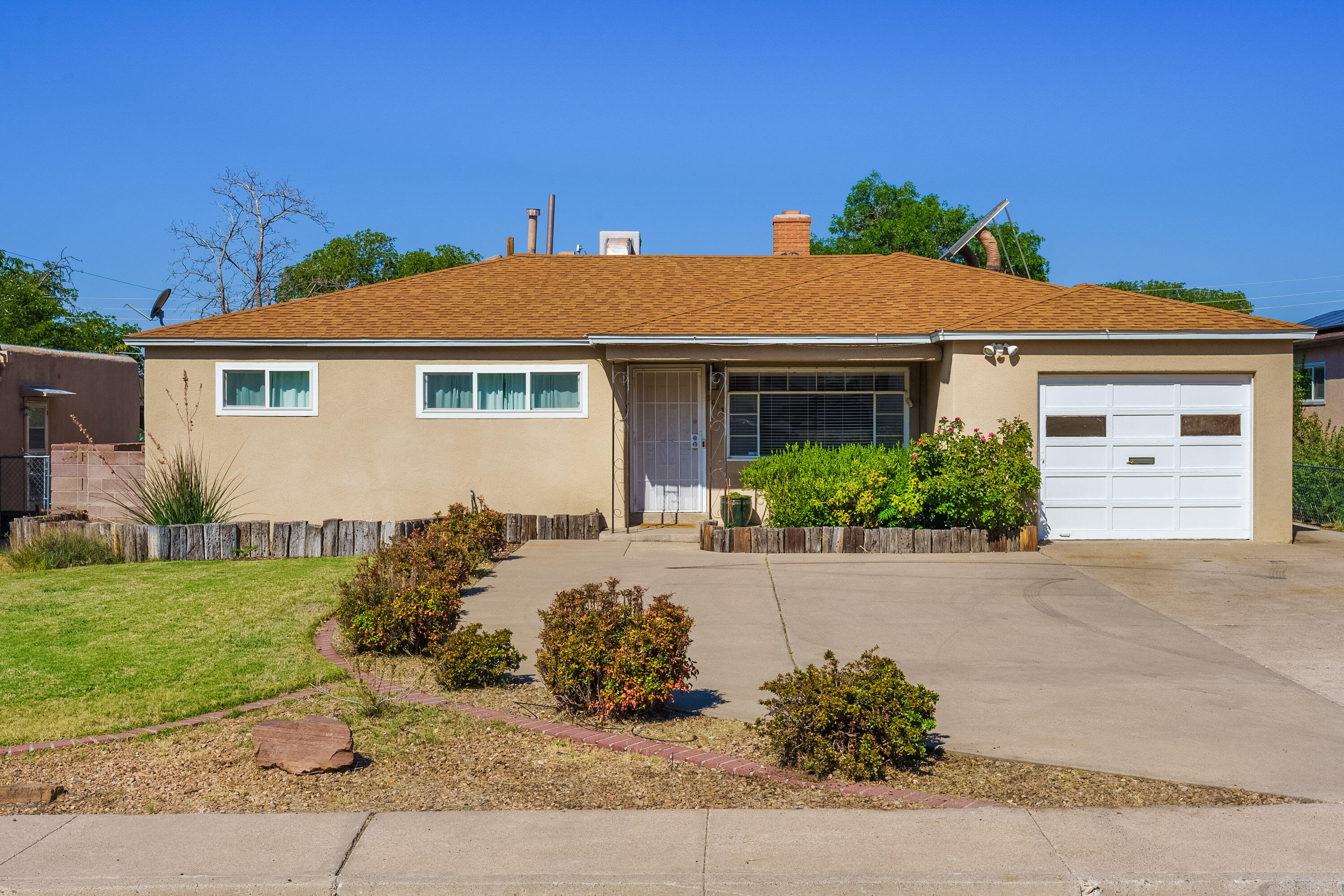 Martha St, Albuquerque, NM 87112