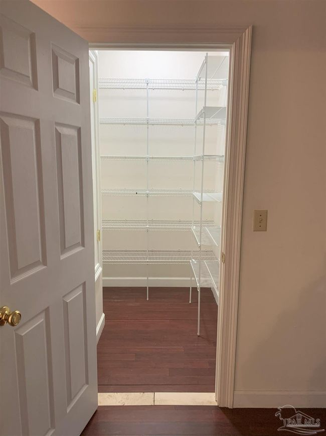 B - 6148 The Oaks Ln, House other with 3 bedrooms, 3 bathrooms and 2 parking in Pensacola FL | Image 4