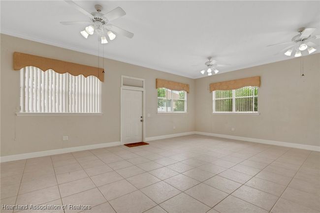 302 Ruby Lake Ln, House other with 3 bedrooms, 2 bathrooms and null parking in WINTER HAVEN FL | Image 8