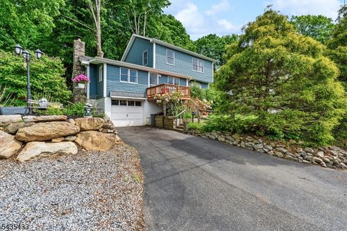 61 Tamarack Trl, Hardyston, NJ, 07460-1220 | Card Image