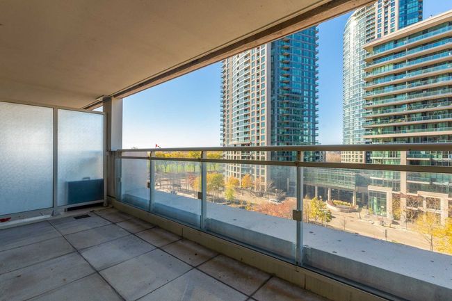 810 - 35 Bastion St, Condo with 2 bedrooms, 2 bathrooms and 2 parking in Toronto ON | Image 21