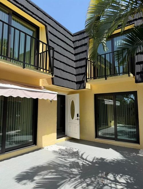 232 Woodland Rd, Palm Springs, FL, 33461-1071 | Card Image