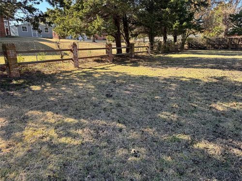 107 Oakwood St, Pauls Valley, OK, 73075-5206 | Card Image