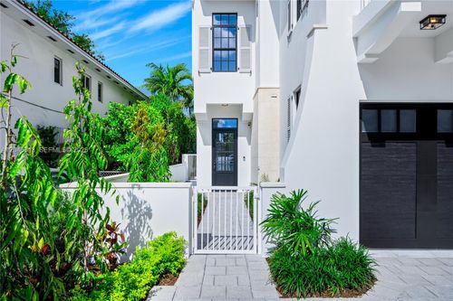 2710 S Le Jeune Rd, Coral Gables, FL, 33134-5810 | Card Image