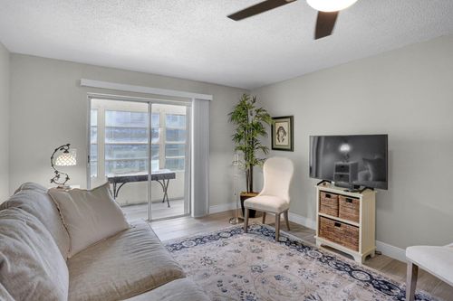 apt-208-4730 Nw 10th Ct, Plantation, FL, 33313-6563 | Card Image