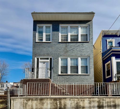 86 Pamrapo Ave, Jersey City, NJ, 07305-2419 | Card Image