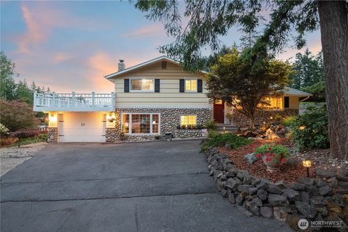 2408 N Greeley Dr, Kelso, WA, 98626-5211 | Card Image